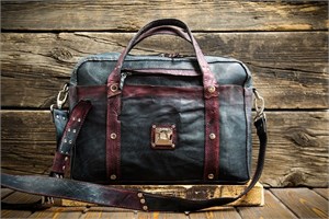 {{productViewItem.photos[photoViewList.activeNavIndex].Alt || productViewItem.photos[photoViewList.activeNavIndex].Description || 'Товар на заказ: доплата 50% за портфель из состаренной кожи'}}